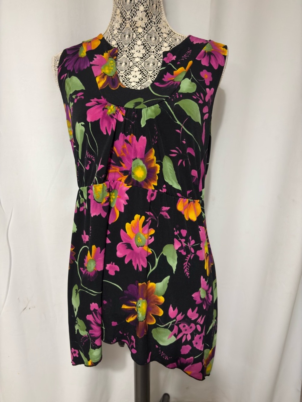 Vintage CAROLE LITTLE Y2K Black Bold Floral Shark Bite Hem Sz Med Summer Top